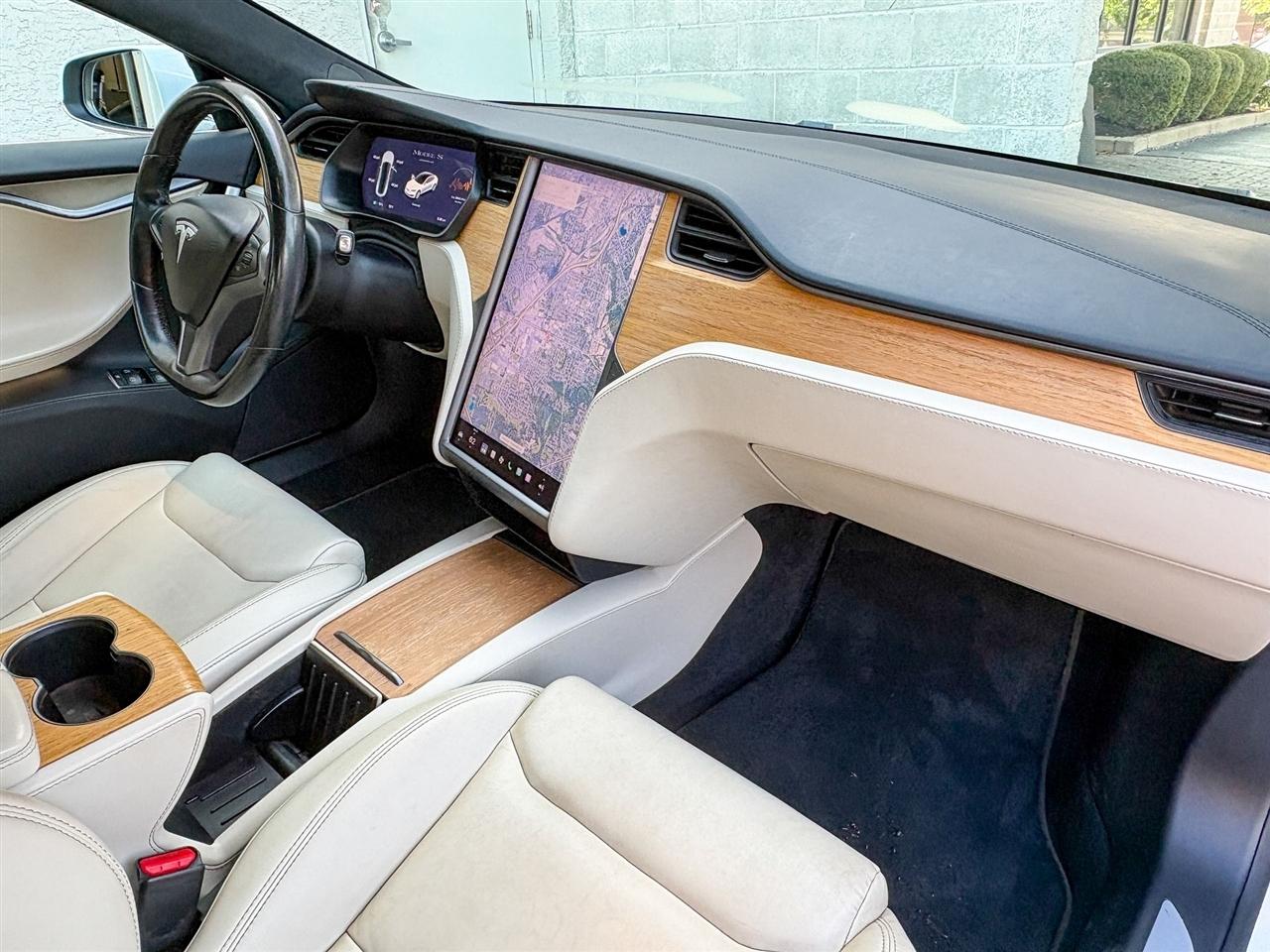 Tesla Model S  2020