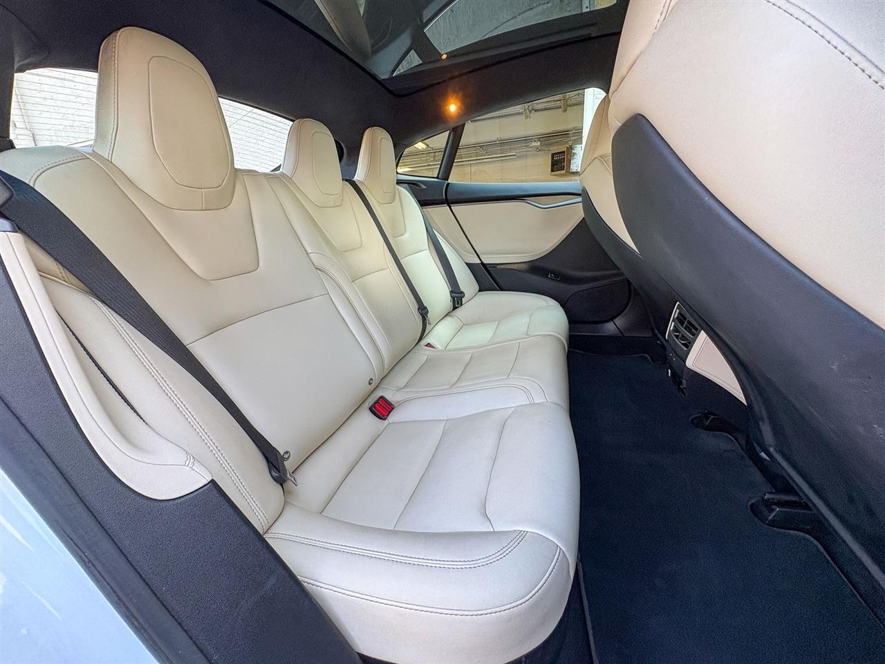 Tesla Model S  2020