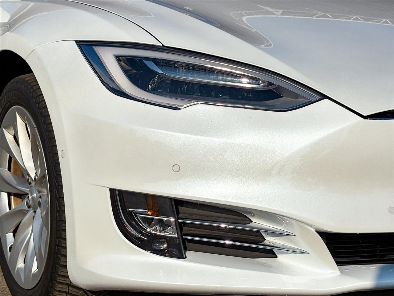 Tesla Model S  2020