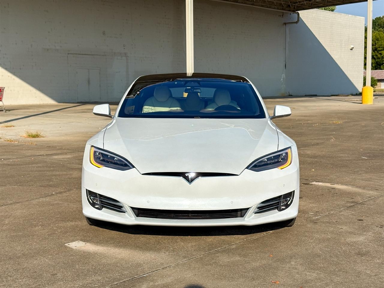 Tesla Model S  2020