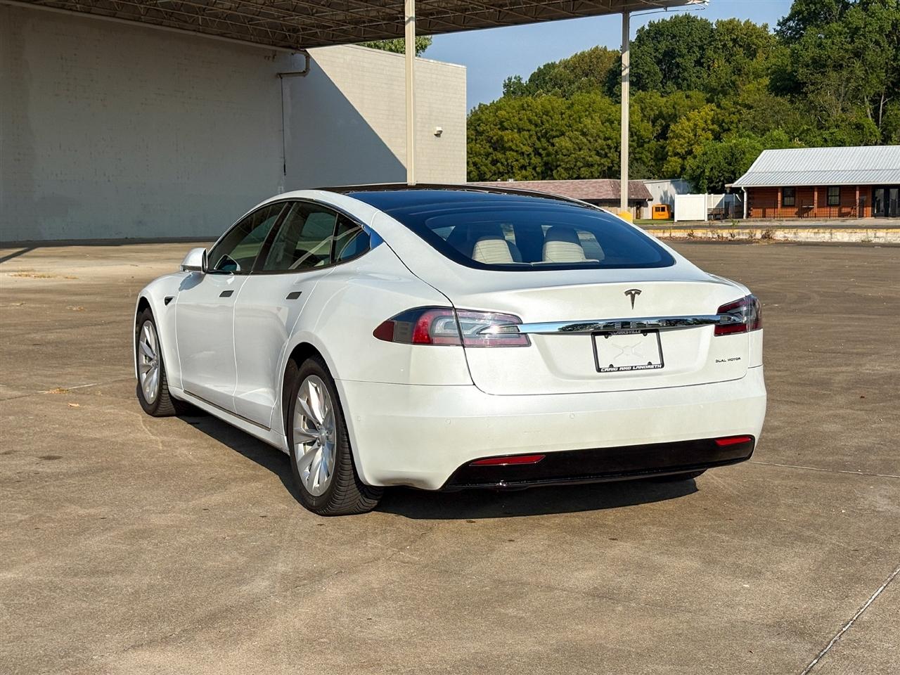 Tesla Model S  2020
