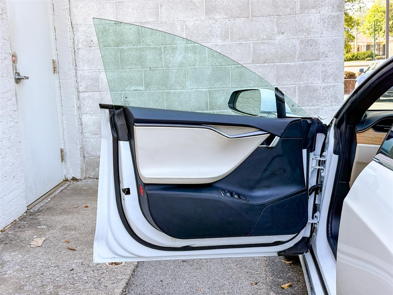 Tesla Model S  2020