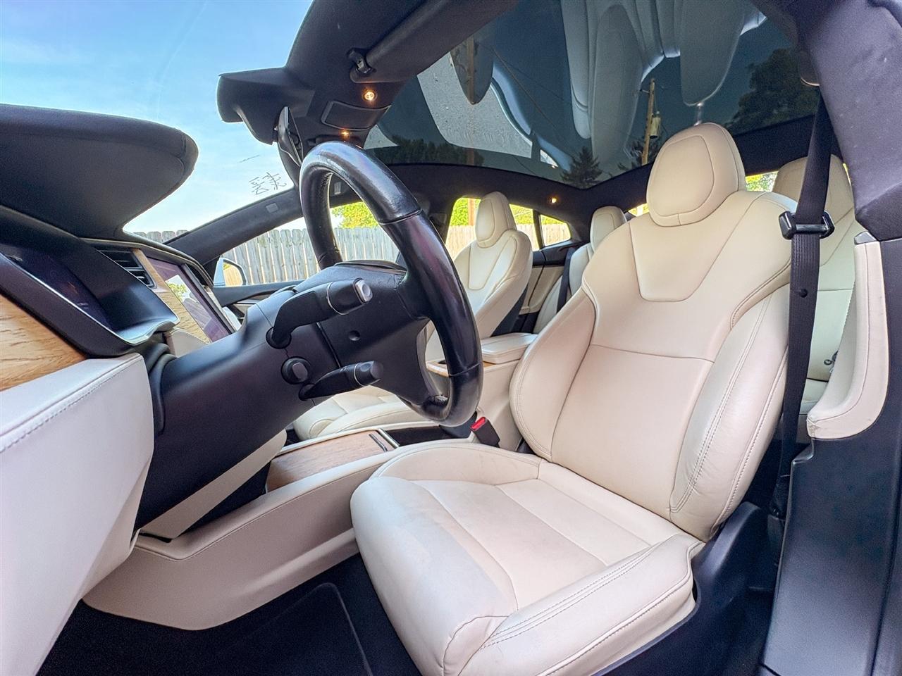 Tesla Model S  2020
