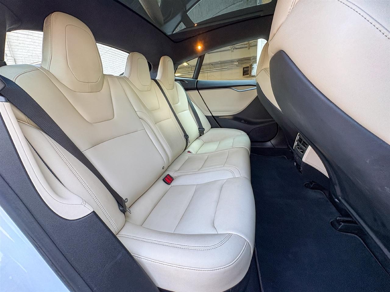 Tesla Model S  2020