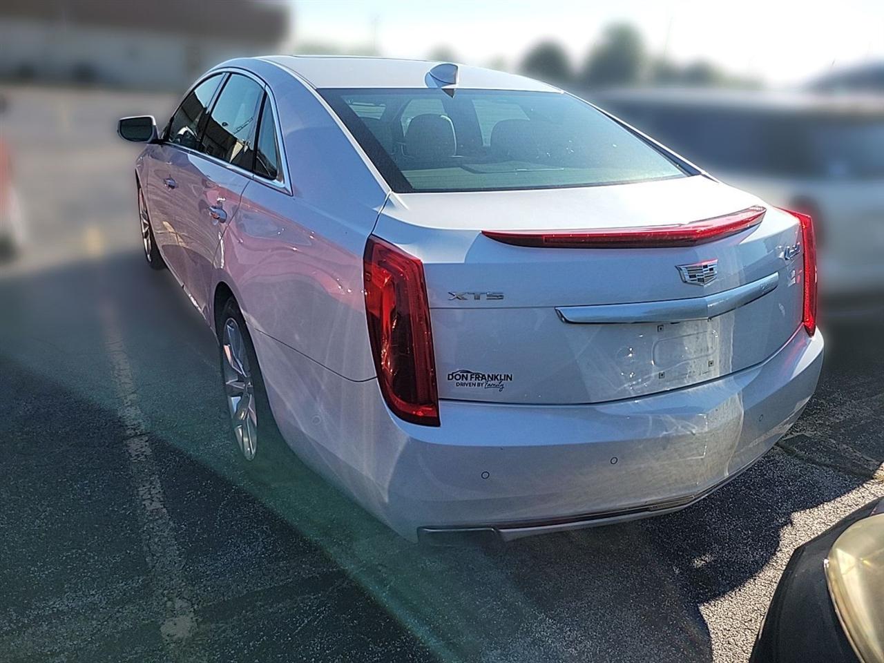 Cadillac XTS  2016