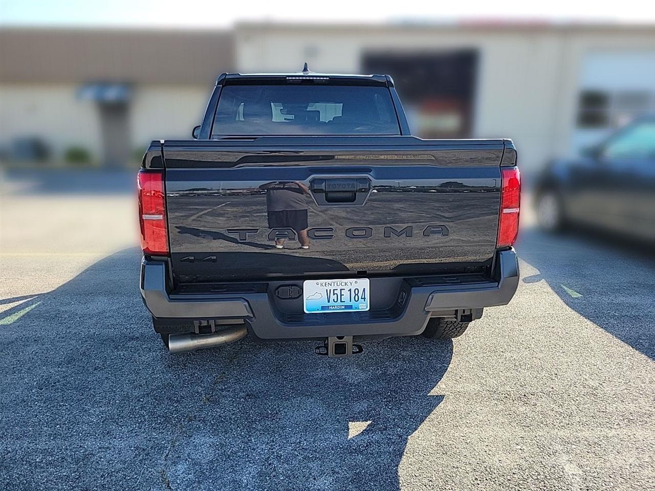 Toyota Tacoma 4WD  2025