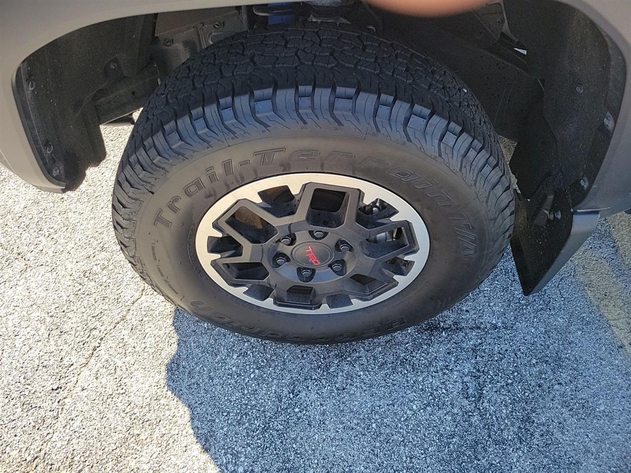 Toyota Tacoma 4WD  2025
