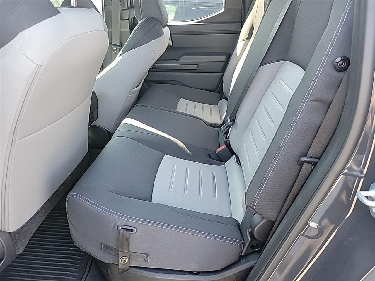 Toyota Tacoma 4WD  2025
