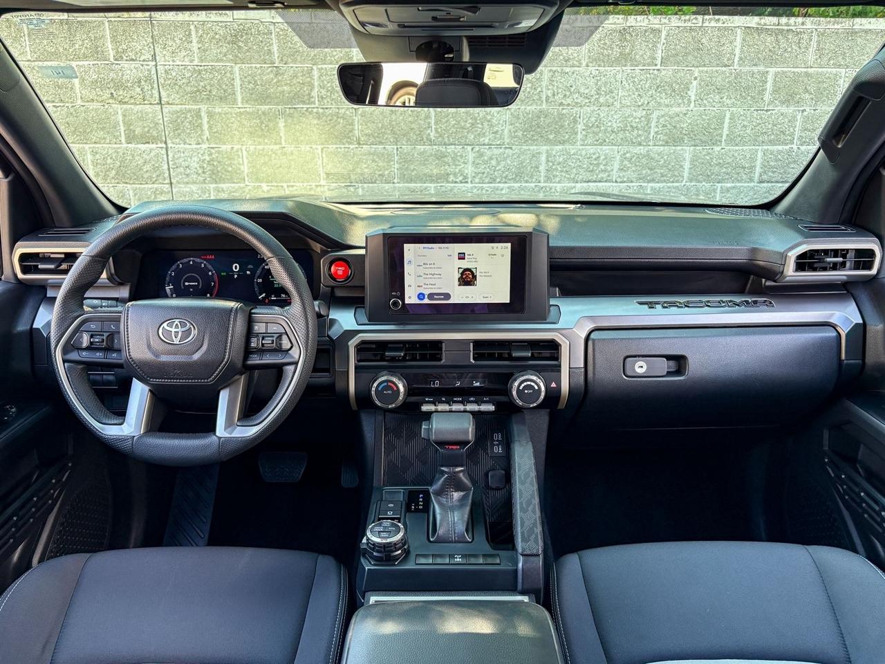 Toyota Tacoma 4WD  2025