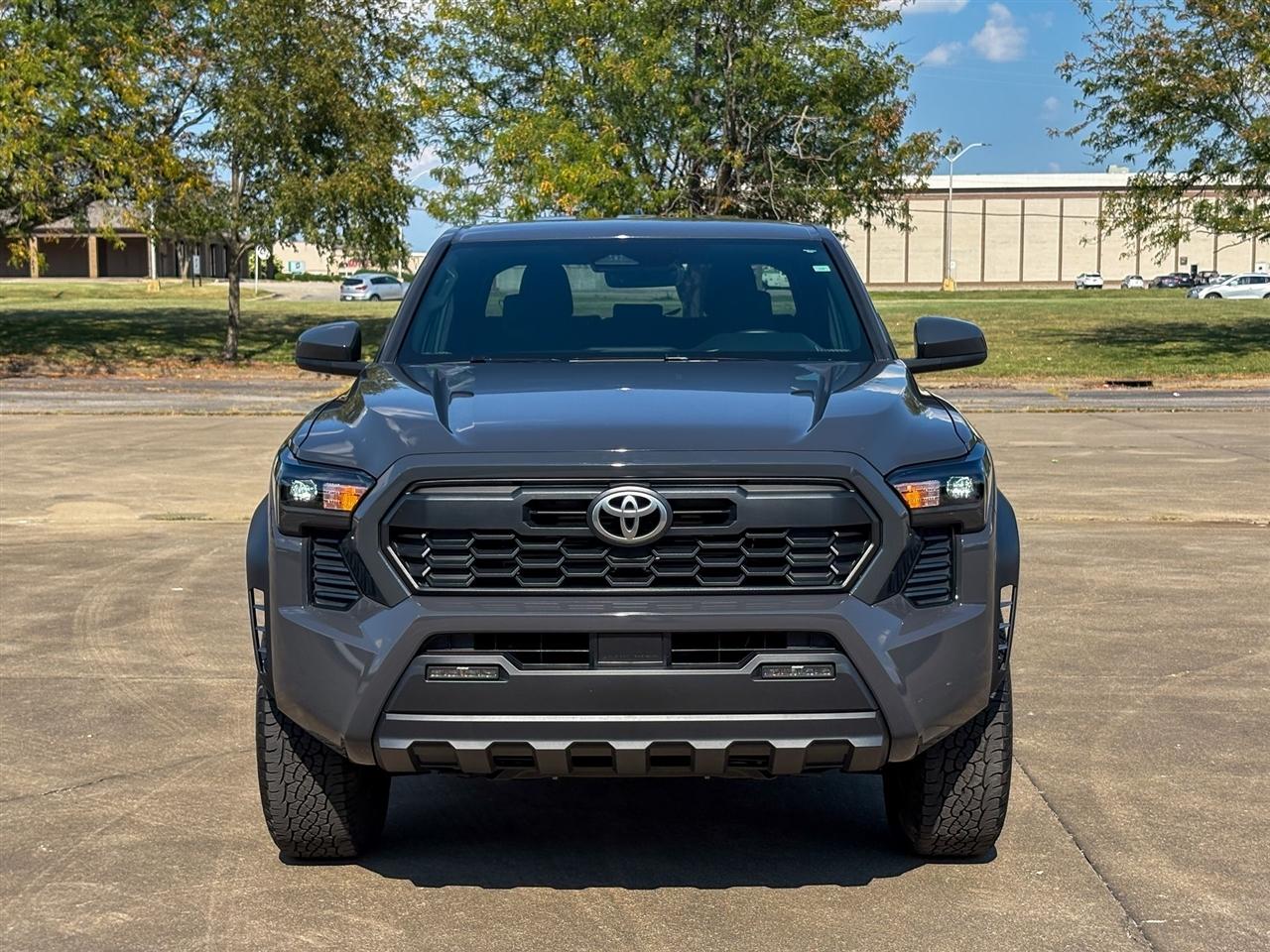 Toyota Tacoma 4WD  2025
