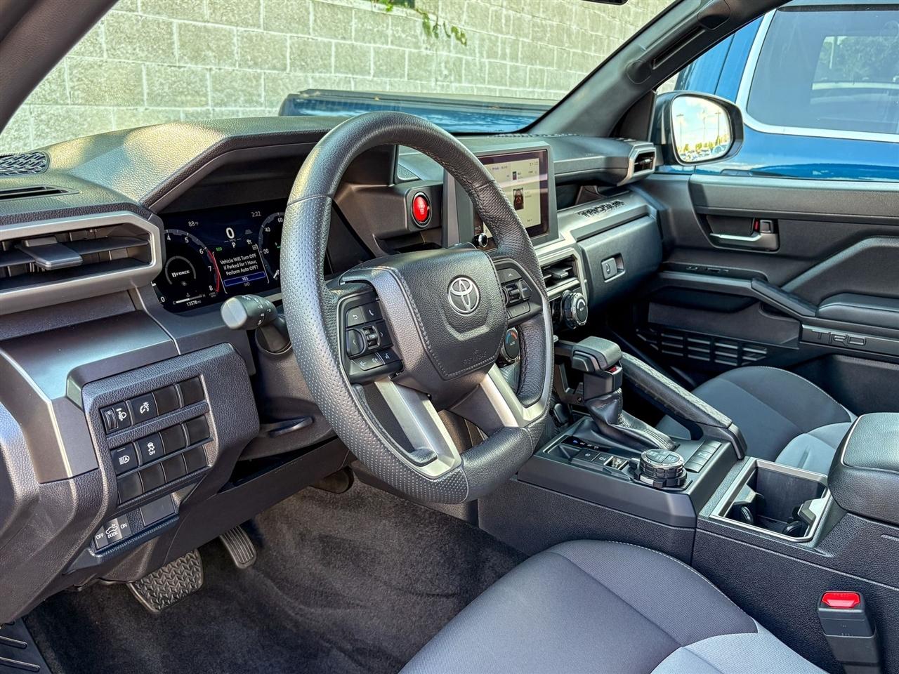 Toyota Tacoma 4WD  2025