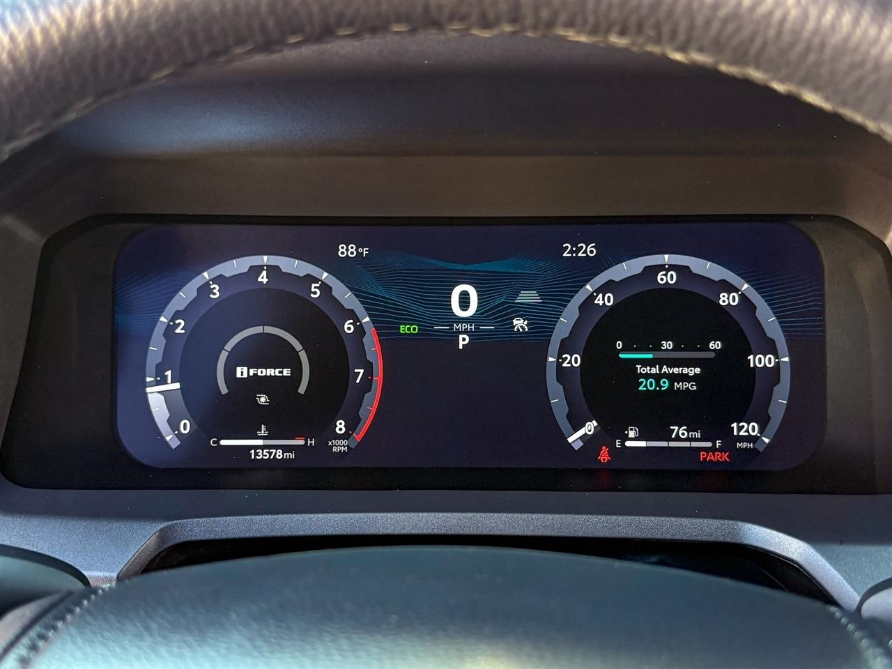 Toyota Tacoma 4WD  2025
