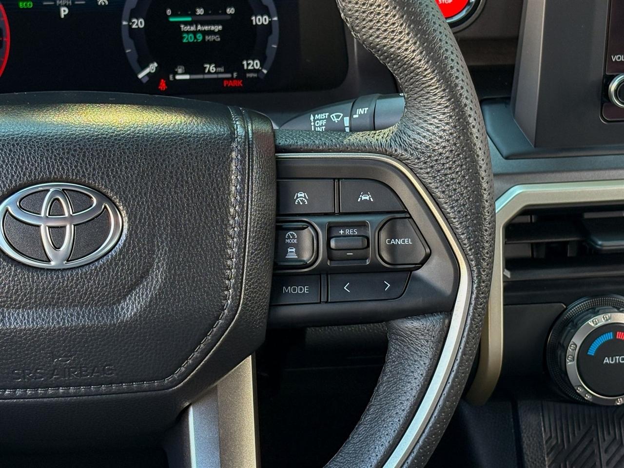 Toyota Tacoma 4WD  2025