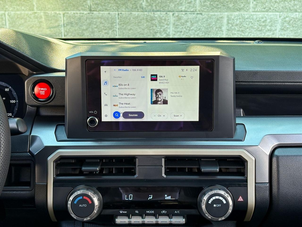 Toyota Tacoma 4WD  2025