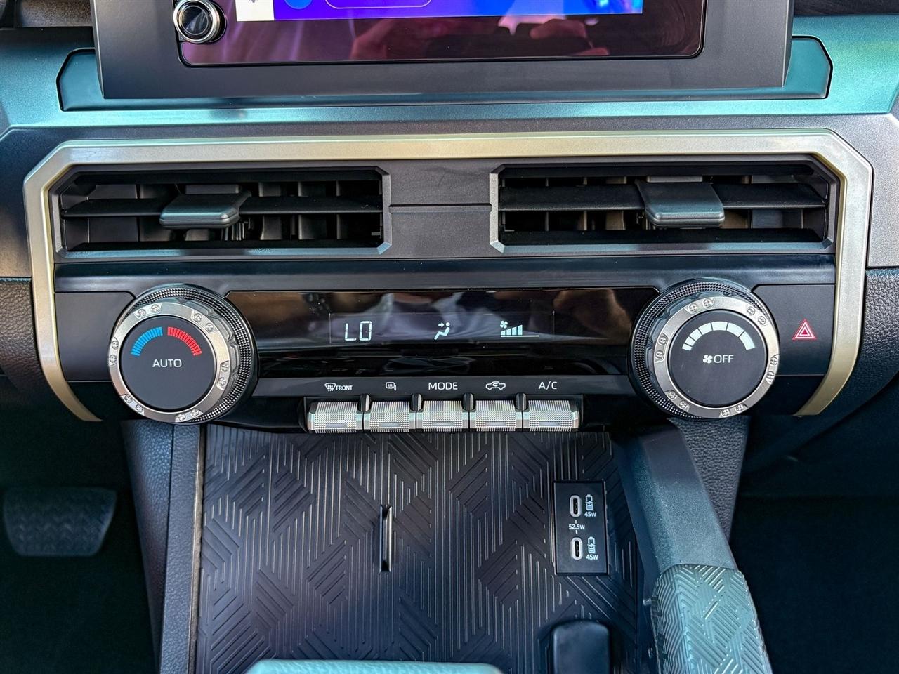 Toyota Tacoma 4WD  2025
