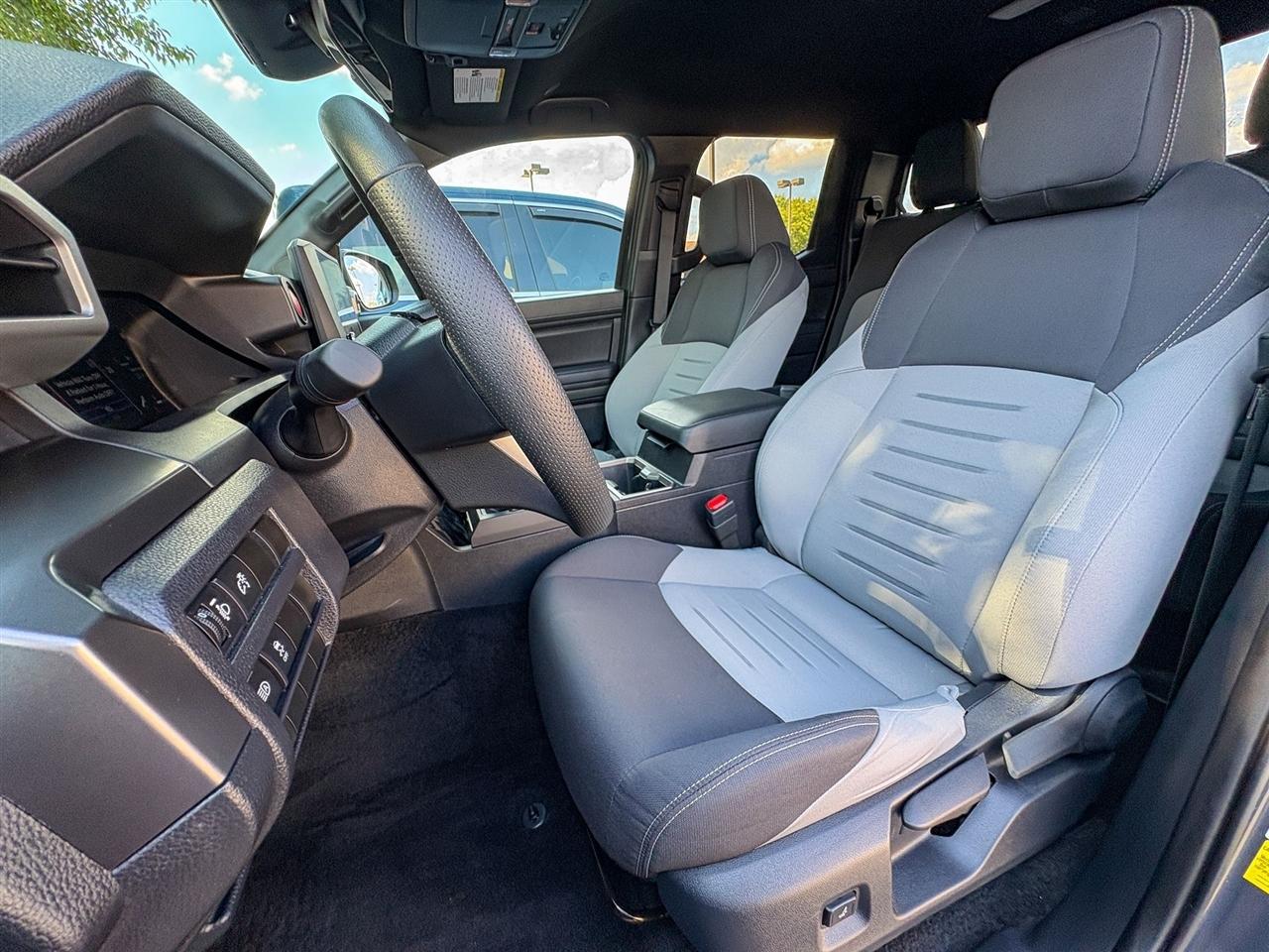 Toyota Tacoma 4WD  2025