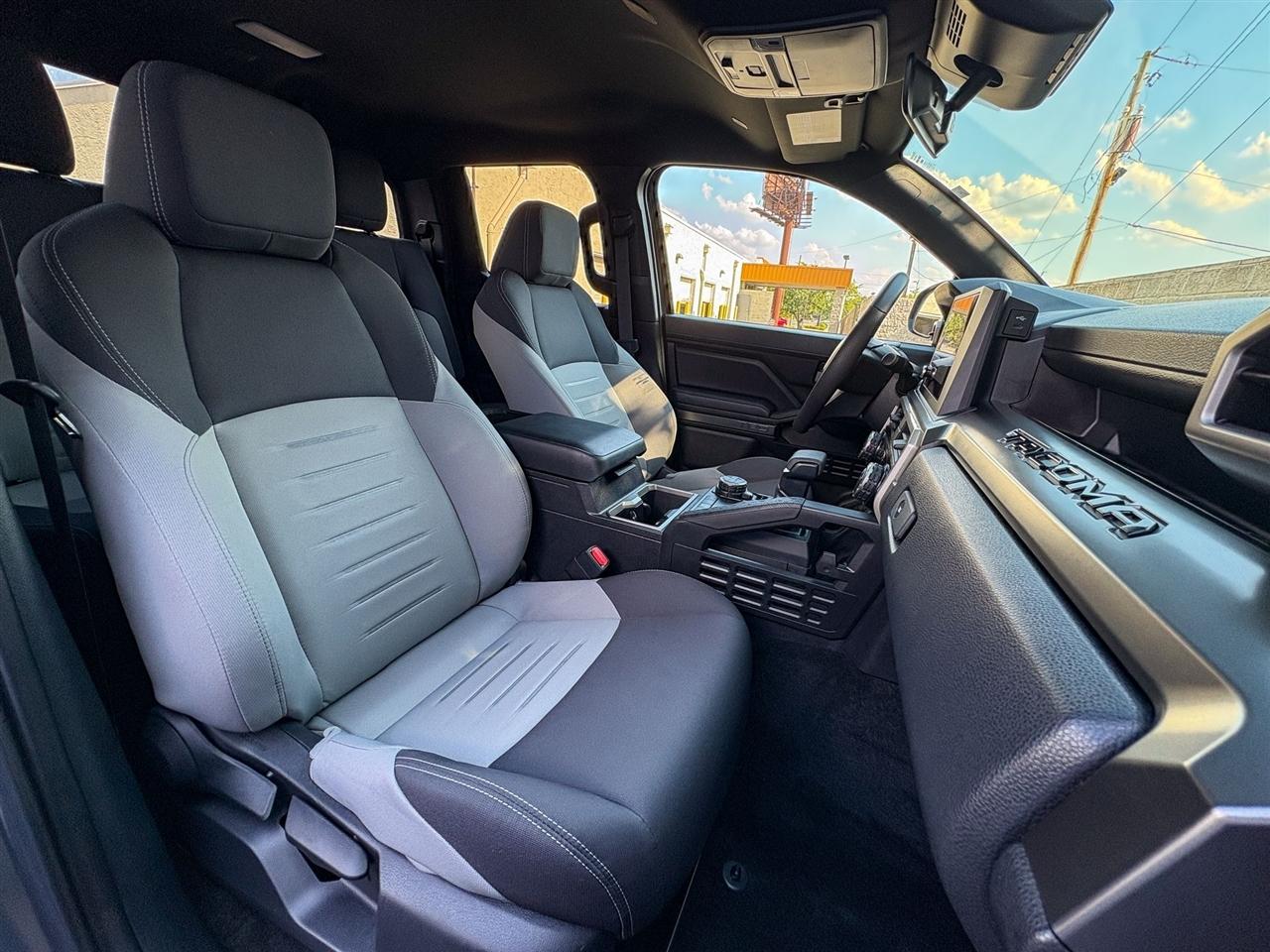 Toyota Tacoma 4WD  2025