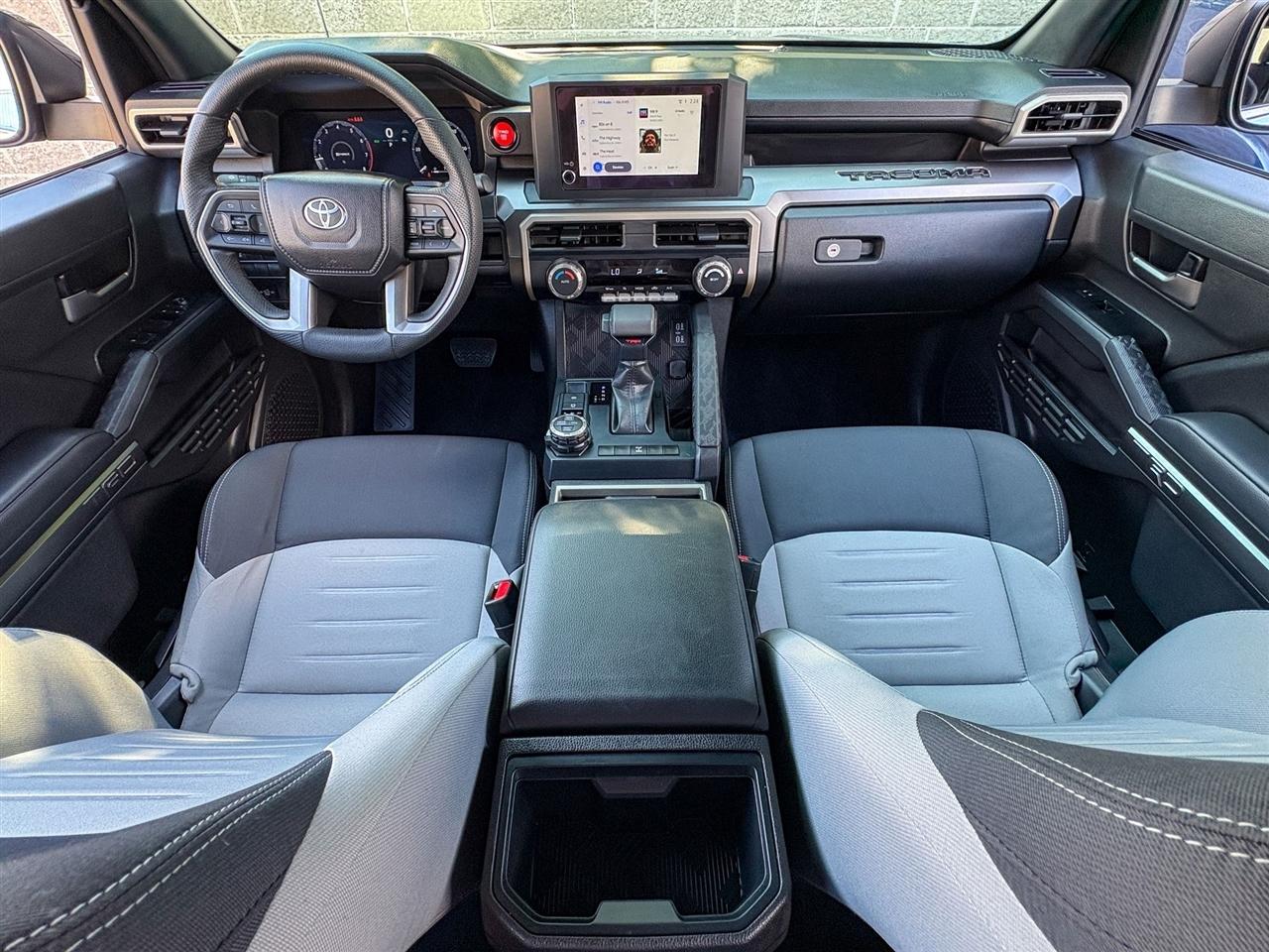 Toyota Tacoma 4WD  2025