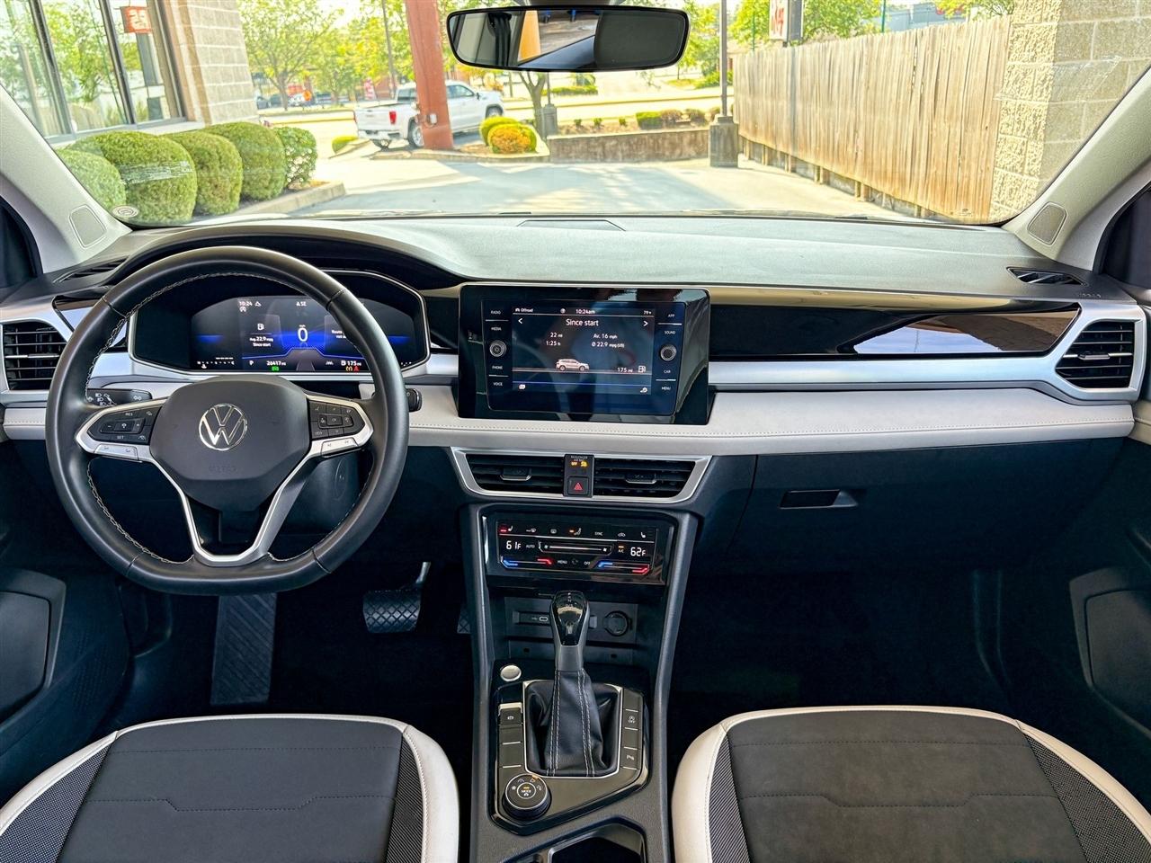Volkswagen Taos  2025