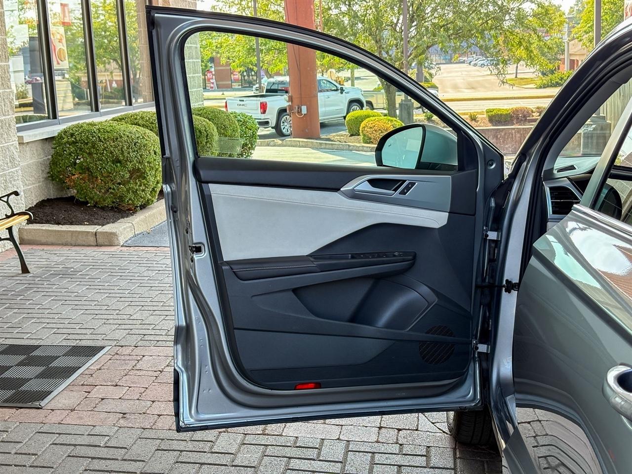 Volkswagen Taos  2025