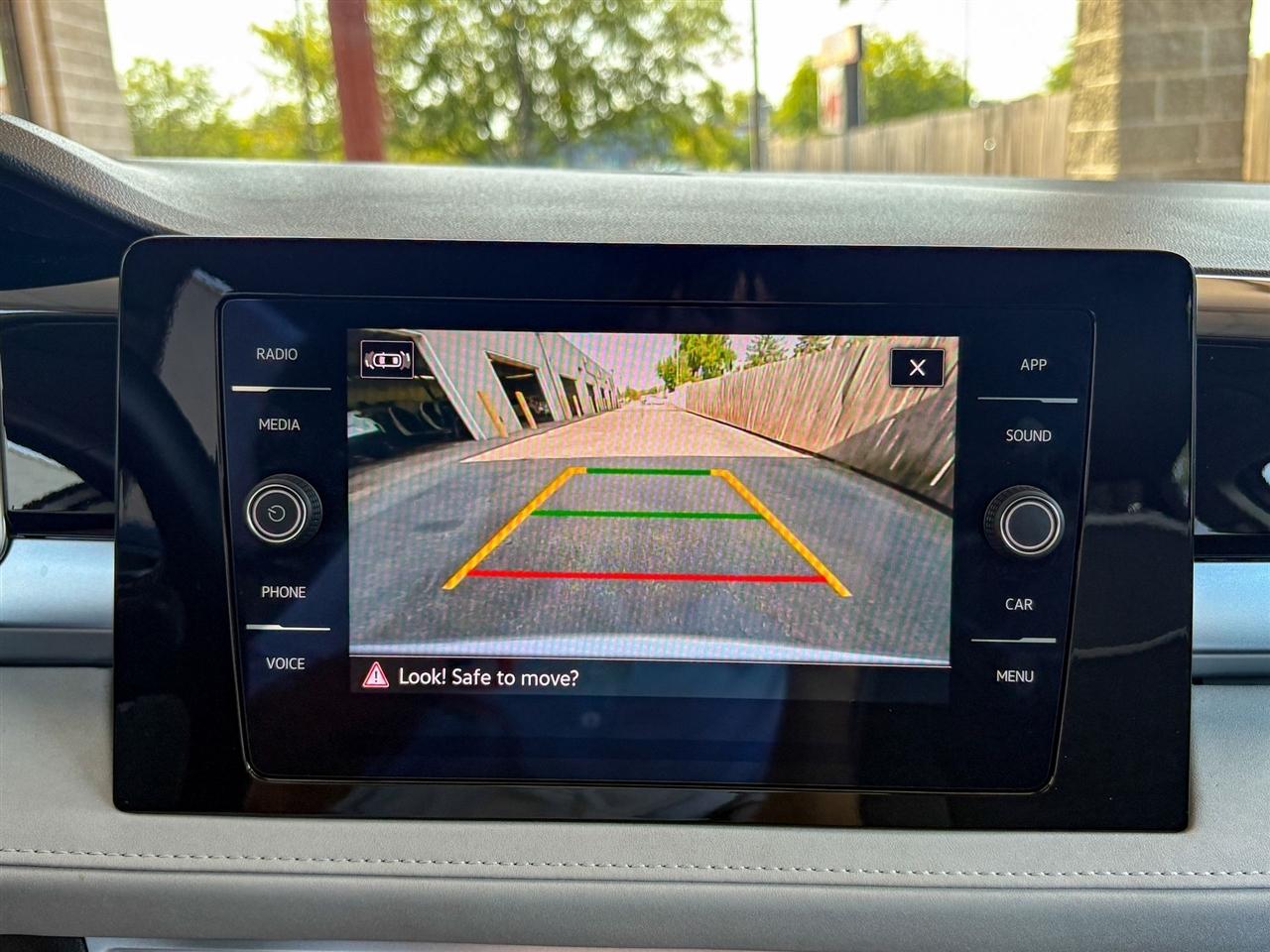 Volkswagen Taos  2025