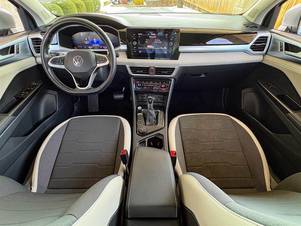 Volkswagen Taos  2025