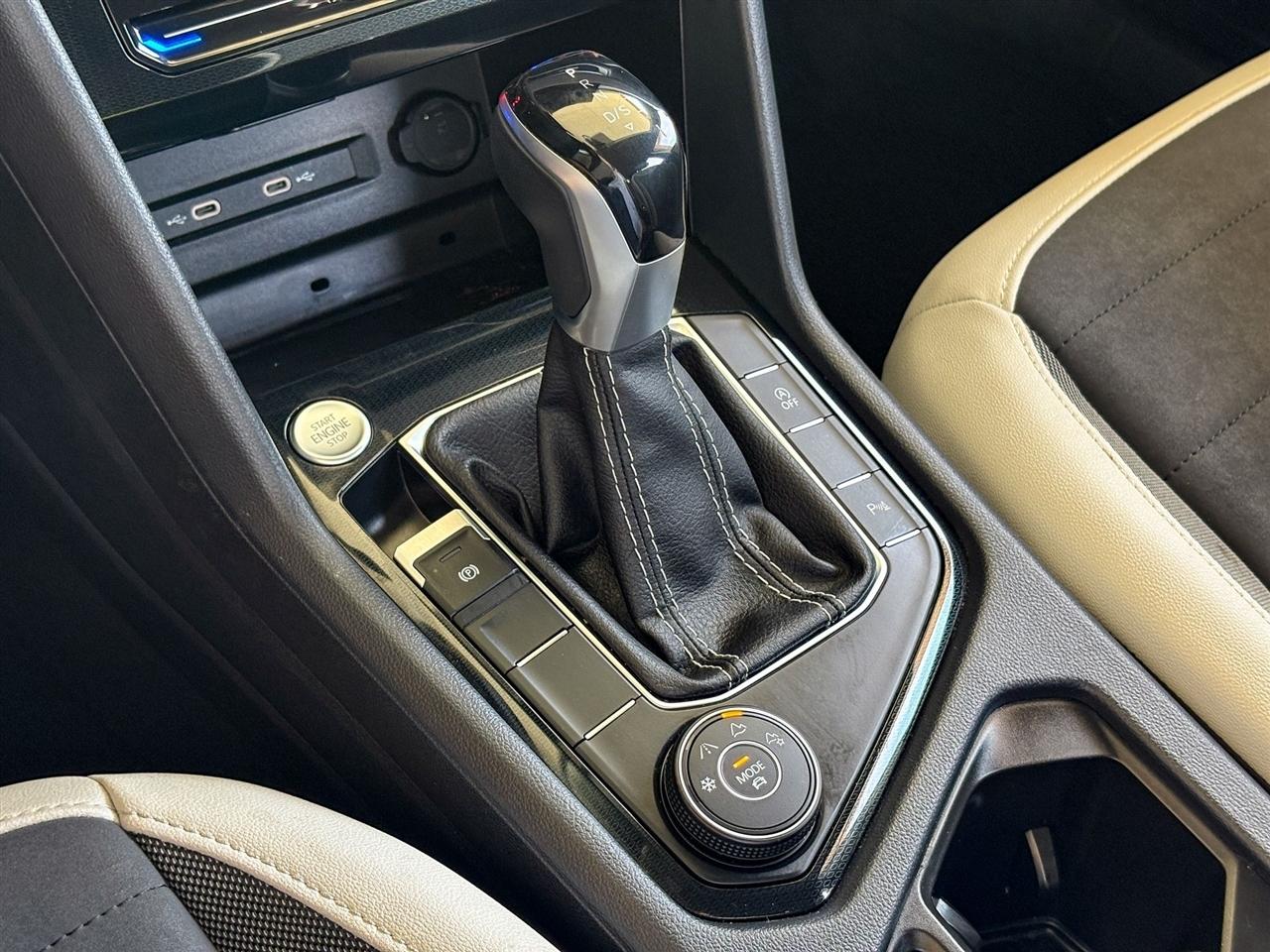 Volkswagen Taos  2025