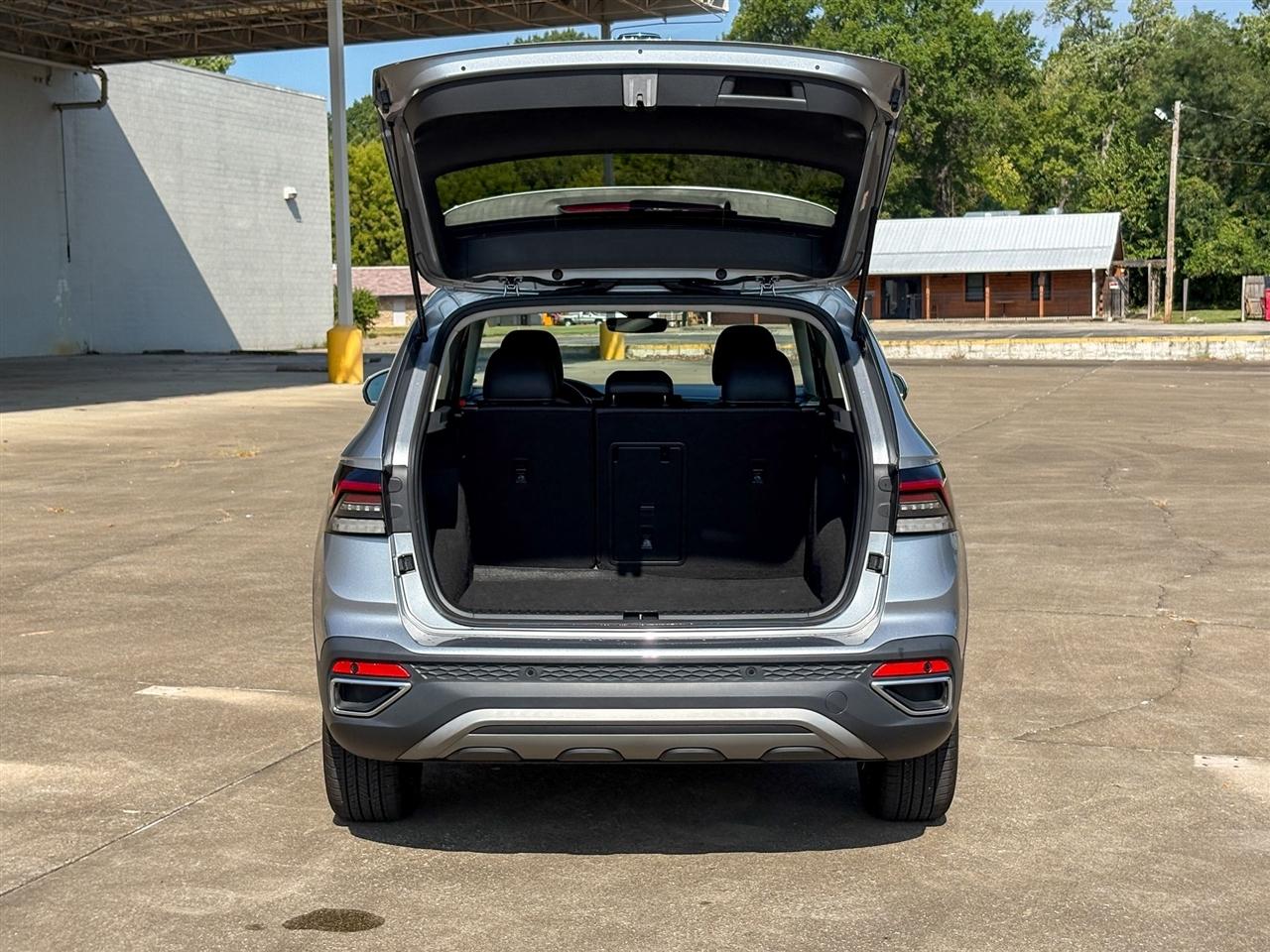 Volkswagen Taos  2025