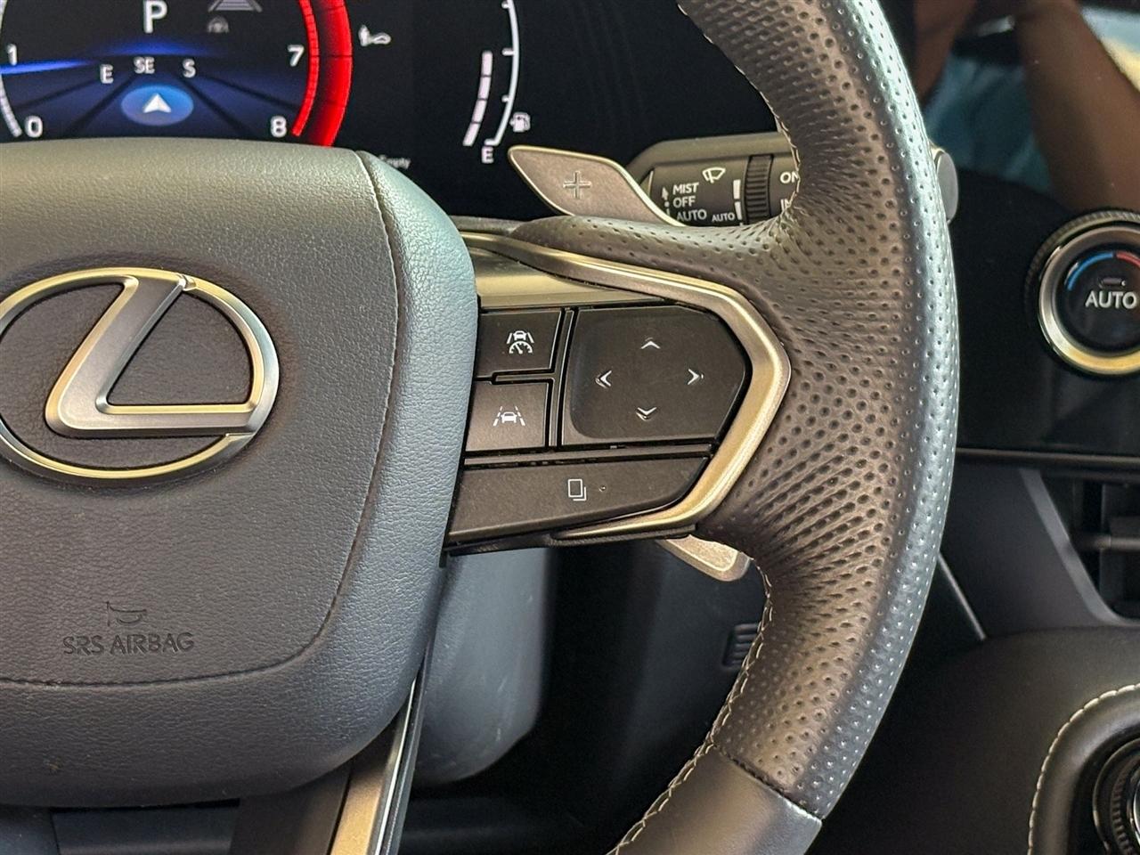 Lexus NX  2024