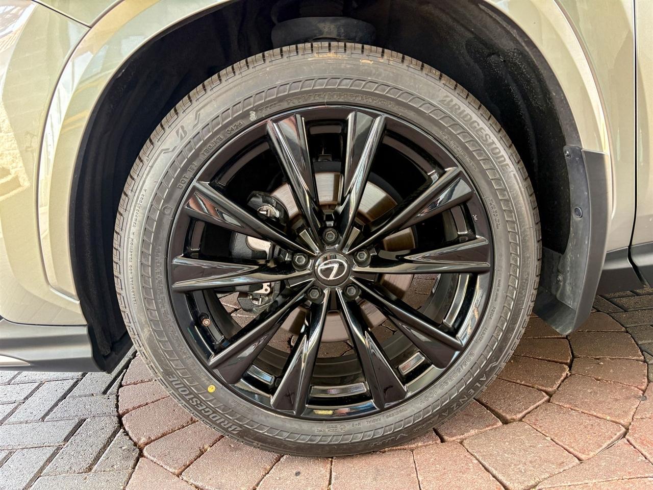 Lexus NX  2024