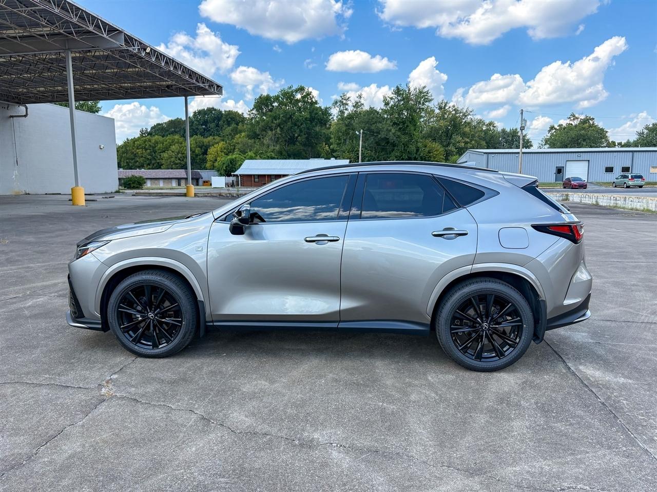 Lexus NX  2024