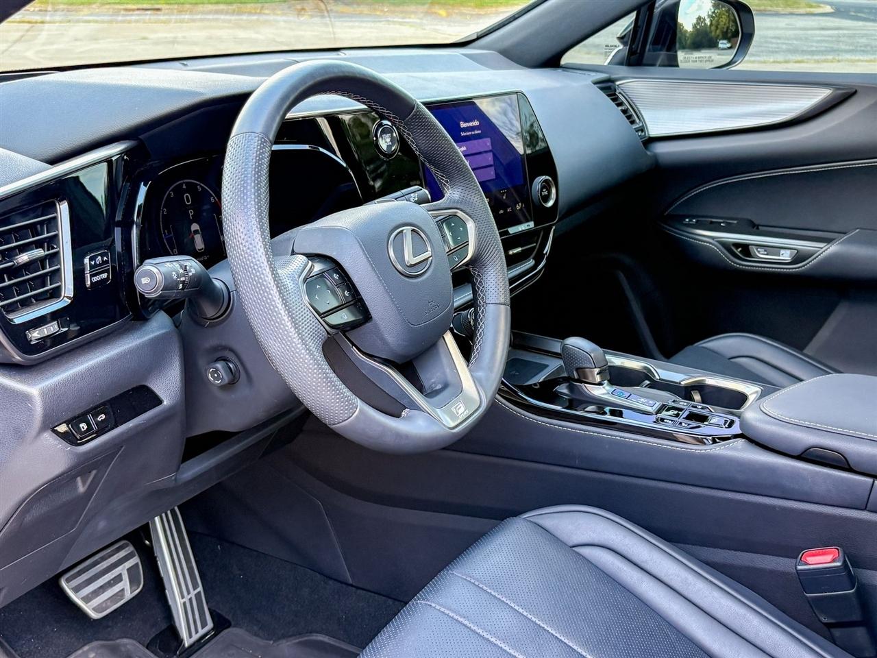 Lexus NX  2024