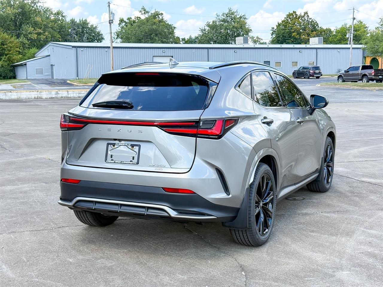 Lexus NX  2024