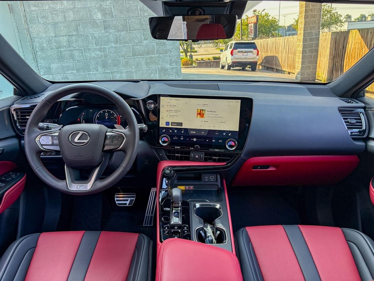 Lexus NX  2025