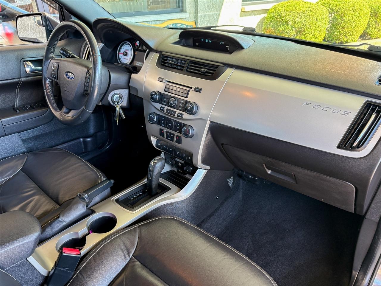 Ford Focus SEL 2010