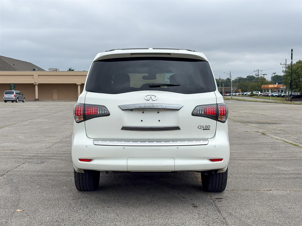 Infiniti QX80  2016