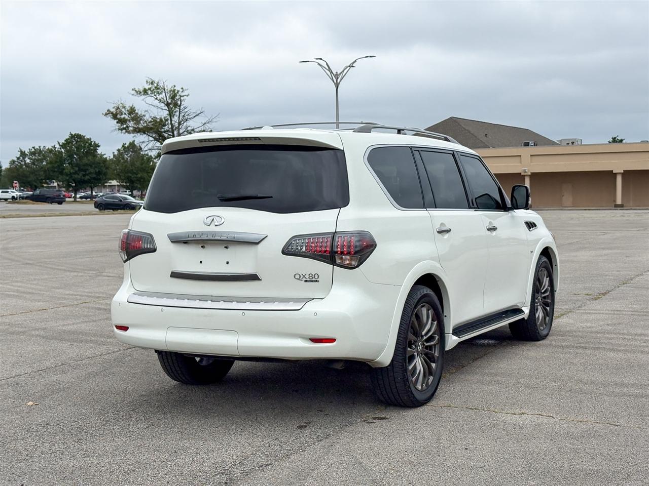 Infiniti QX80  2016