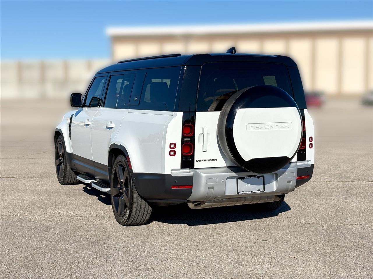 Land Rover Defender  2023