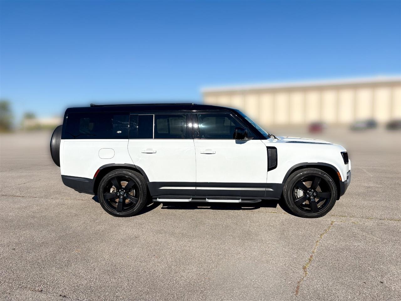 Land Rover Defender  2023