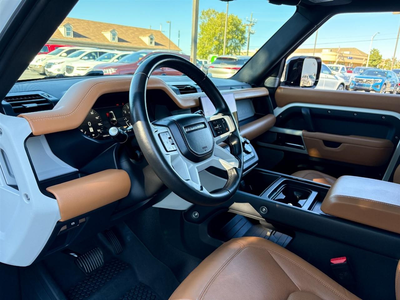 Land Rover Defender  2023