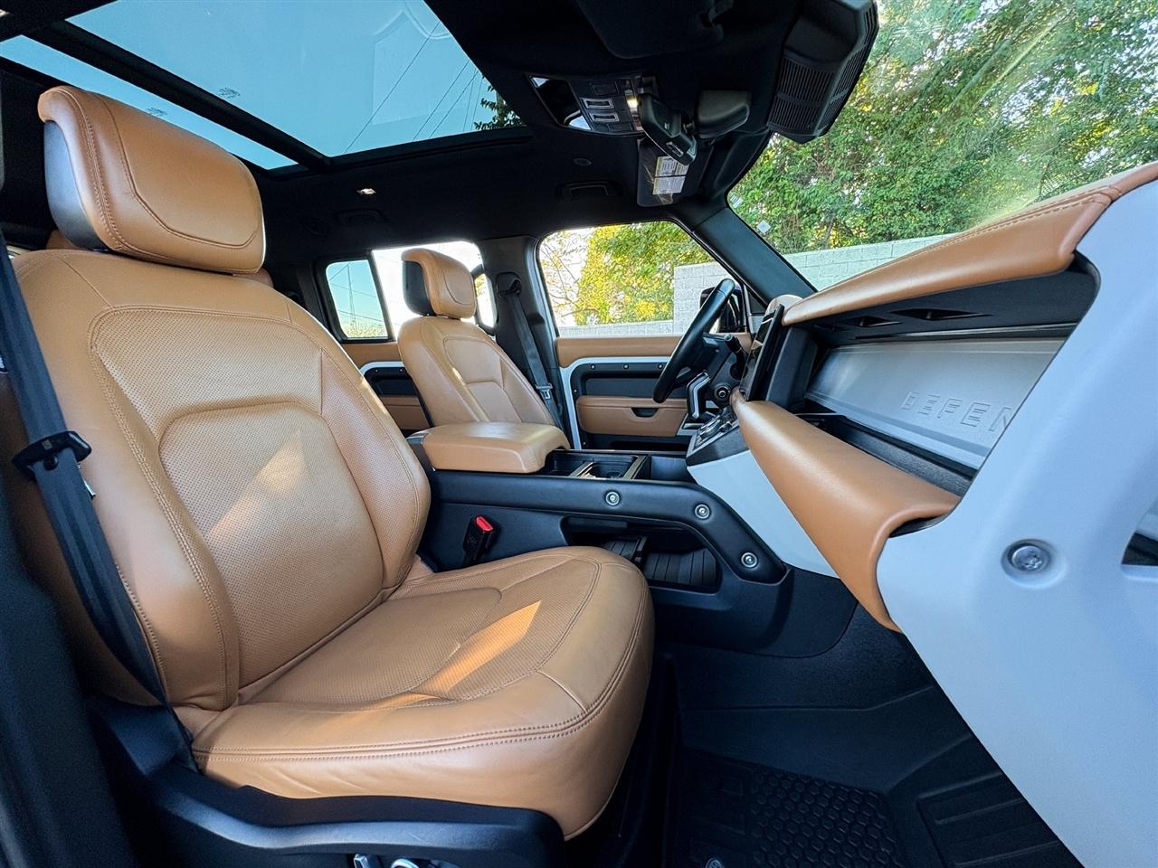 Land Rover Defender  2023