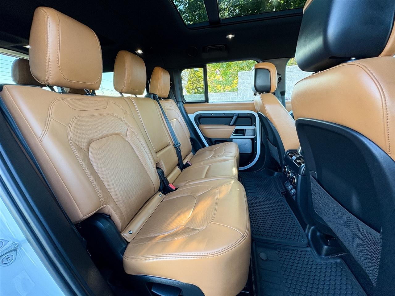 Land Rover Defender  2023