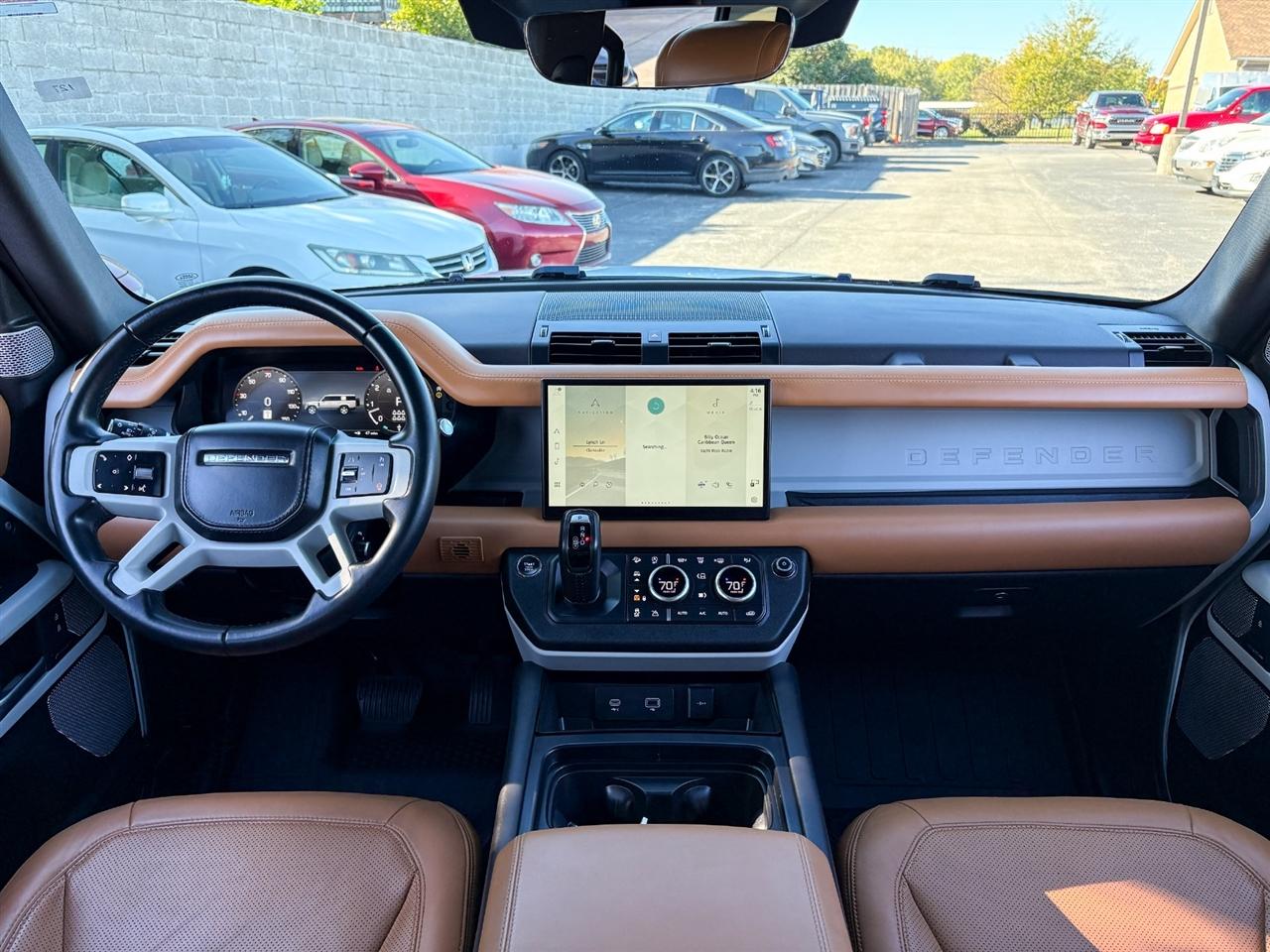Land Rover Defender  2023