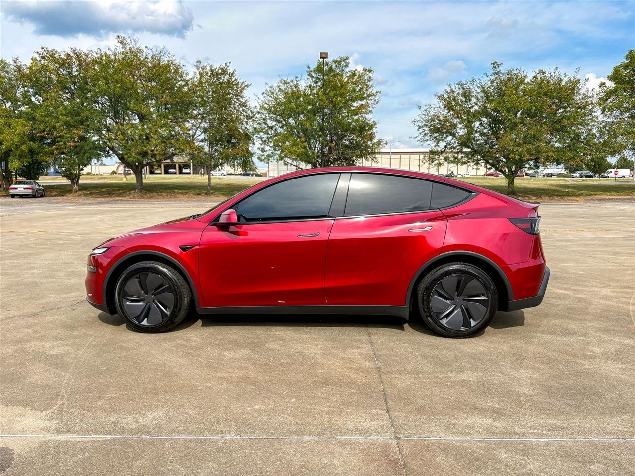 Tesla Model Y  2026