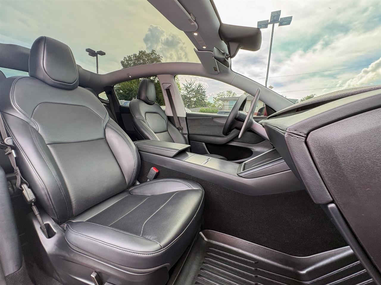 Tesla Model Y  2026