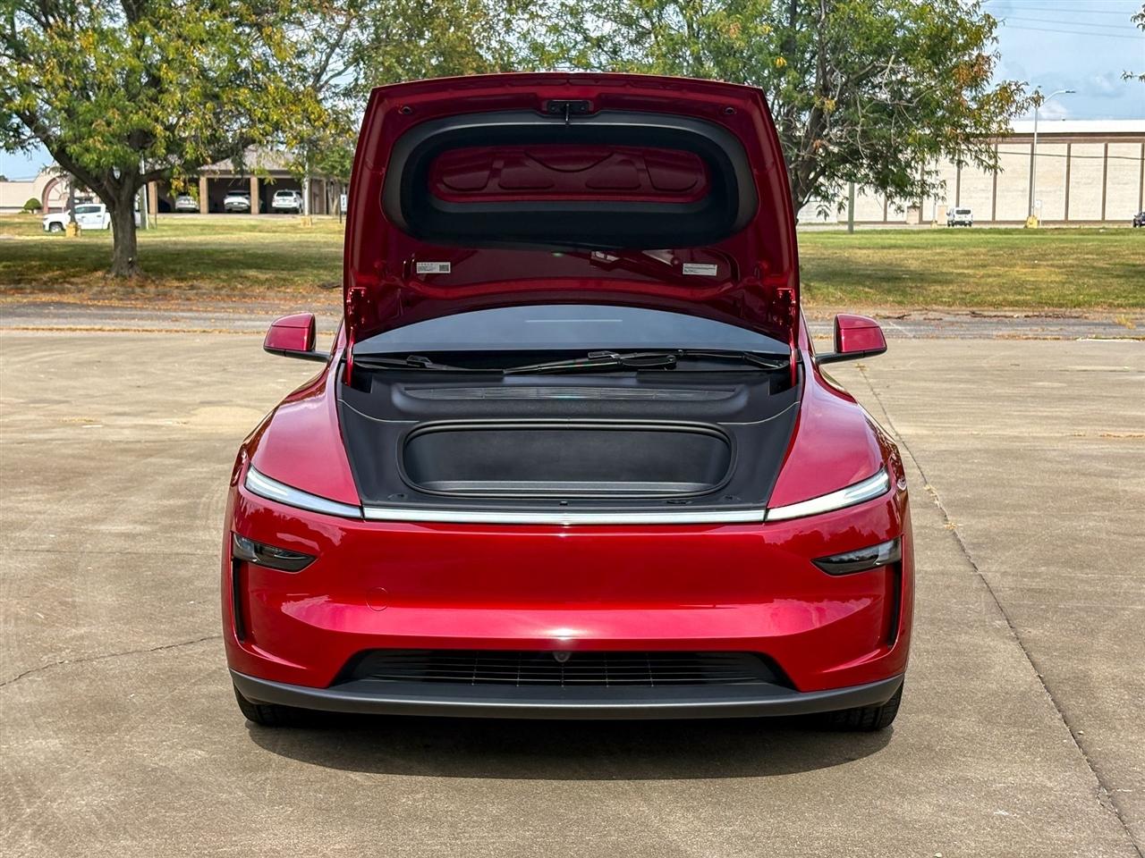 Tesla Model Y  2026