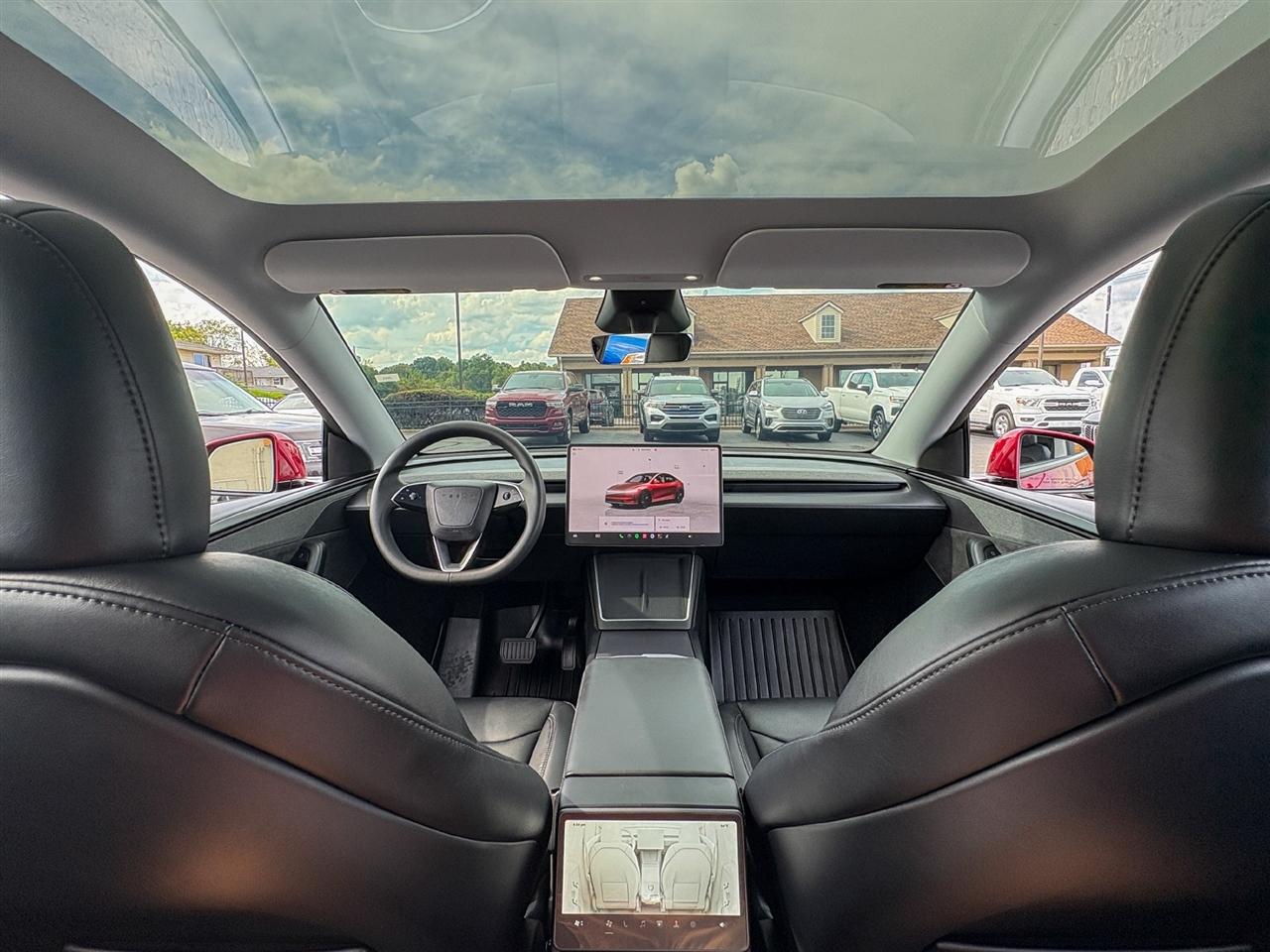 Tesla Model Y  2026