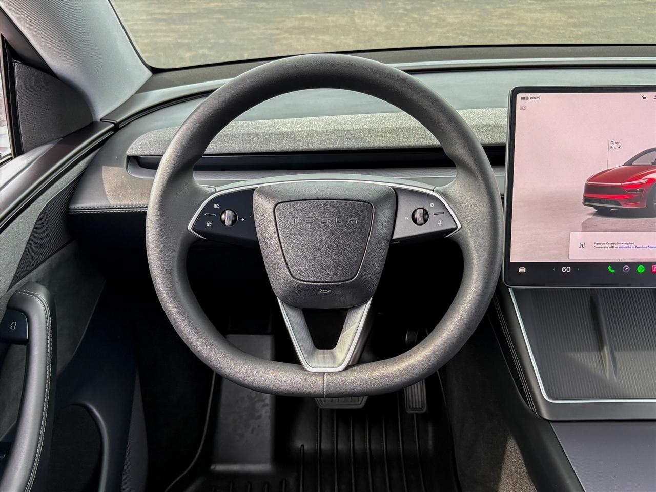 Tesla Model Y  2026
