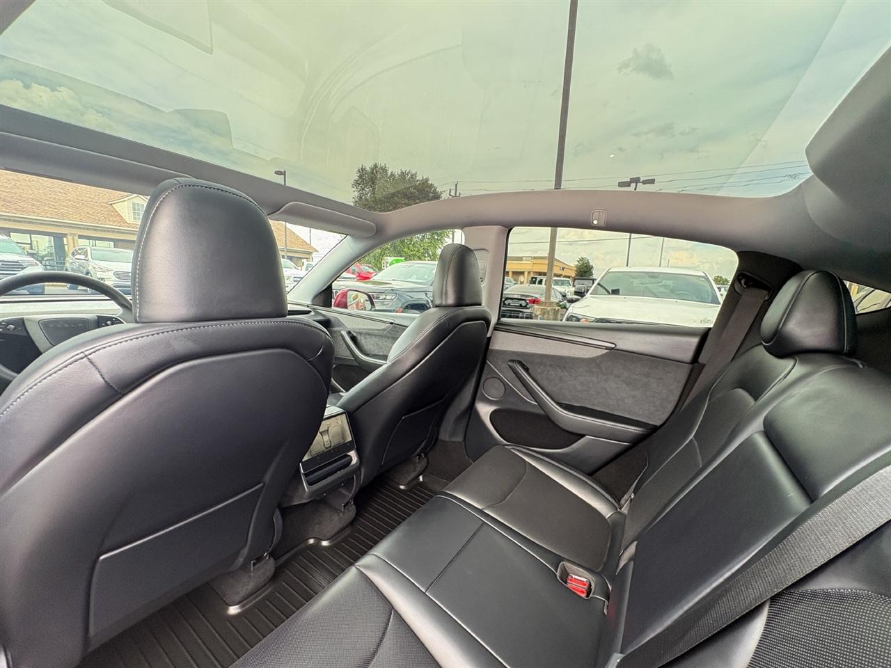 Tesla Model Y  2026