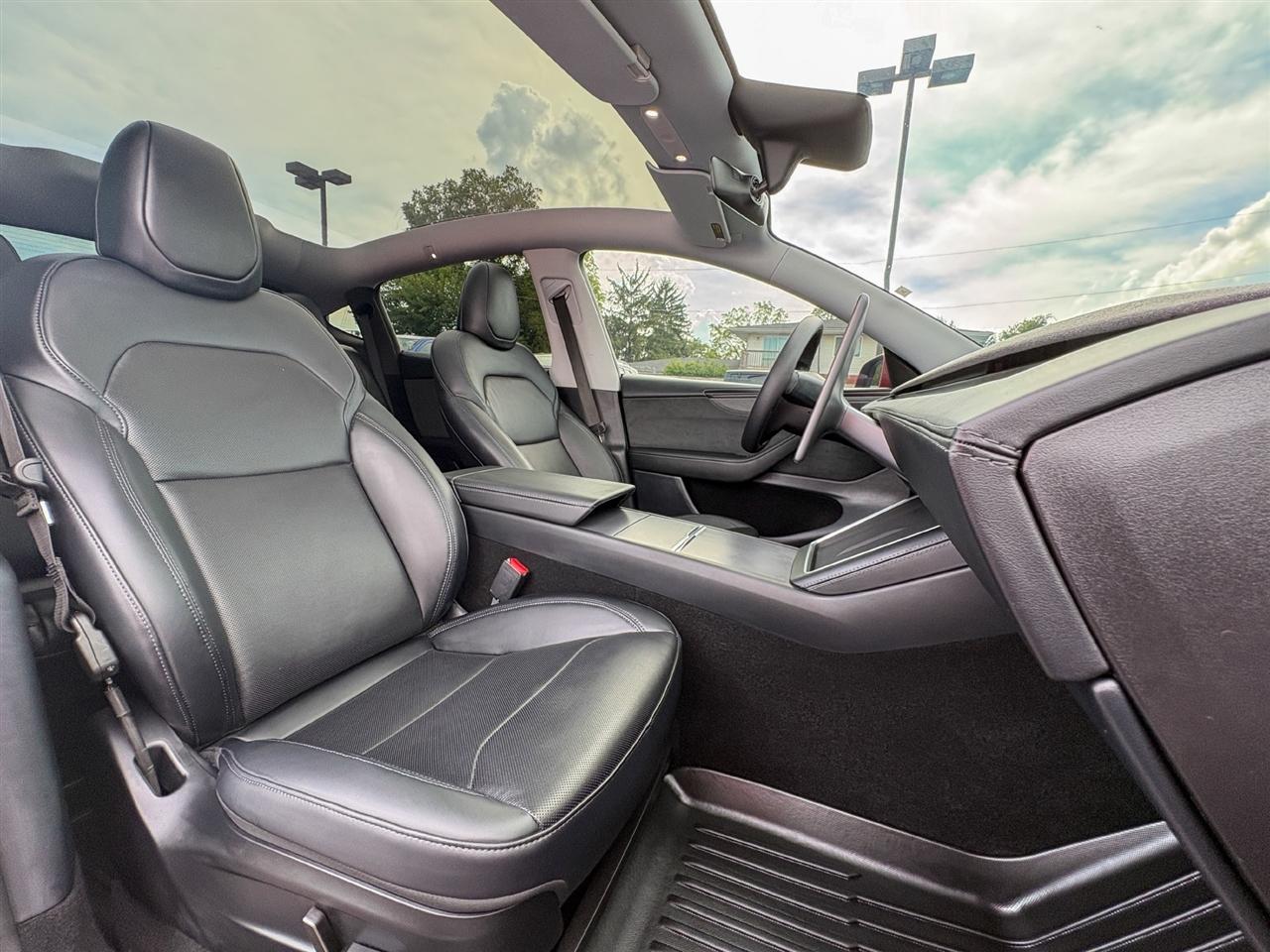 Tesla Model Y  2026
